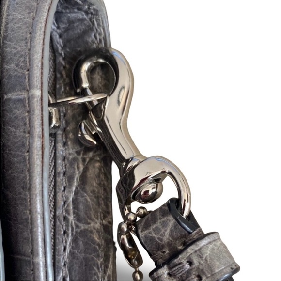 Y2K VTG Coach Ltd Ed. Madison Embossed Crocodile
Leather Medium Wristlet | 46630 - Picture 10 of 14